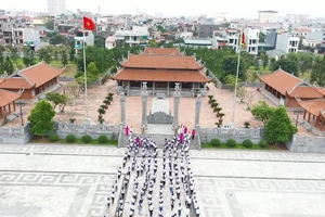 Học sinh trường Tiểu học Tân Mỹ thăm quan, học tập tại "địa chỉ đỏ".