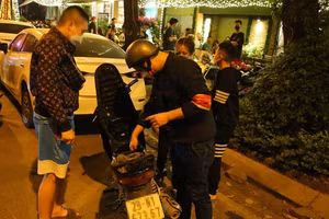 Lực lượng Cảnh sát 141 tuần tra kiểm soát trong đêm.