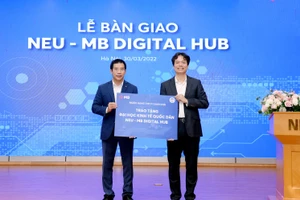 MB chính thức bàn giao NEU – MB Digital cho Trường Đại học Kinh tế Quốc dân.