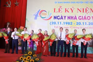 Lãnh đạo huyện Việt Yên gặp mặt tri ân nhà giáo ưu tú và nguyên lãnh đạo Phòng GD&ĐT.