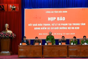 Quang cảnh buổi họp báo.