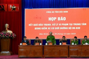 Quang cảnh buổi họp báo.