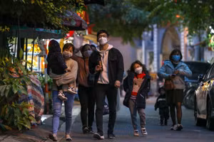 Khách du lịch đến với Hà Nội trong tháng 2/2022.