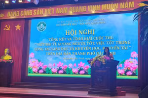 Đại diện Hội Khuyến học thành phố Bắc Ninh phát biểu.