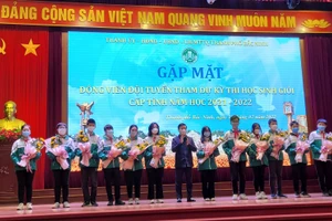 Lãnh đạo thành phố Bắc Ninh động viên học sinh tham dự kỳ thi HSG cấp tỉnh.