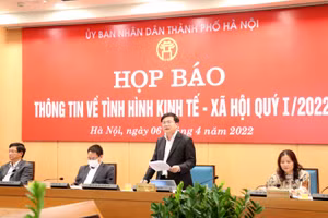Quang cảnh họp báo thông tin về tình hình KT -XH.
