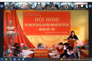 Bà Trần Thị Ánh Tuyết - Trưởng phòng GD&ĐT huyện phát biểu tại hội nghị. 