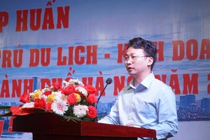 Phó Giám đốc Sở Du lịch Hà Nội - Trần Trung Hiếu phát biểu.