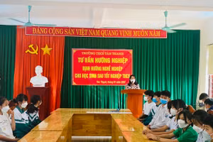 Trường THCS Tân Thanh tổ chức đợt tư vấn, hướng nghiệp cho học sinh.