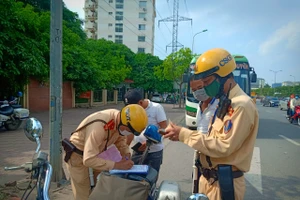 CSGT tuần tra, kiểm soát giao thông trên tuyến.