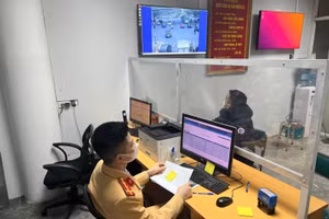 CSGT Thủ đô duy trì kiểm tra, giám sát, xử phạt vi phạm giao thông dịp Tết. 