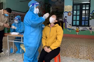 Xét nghiệm Covid-19 đảm bảo công tác phòng chống dịch trường học.
