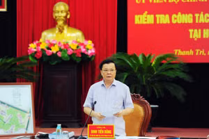 Bí thư Thành ủy Hà Nội Đinh Tiến Dũng.