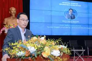 Thứ trưởng Bộ GD&ĐT Hoàng Minh Sơn phát biểu khai mạc Chương trình toạ đàm “ChatGPT, Trí tuệ nhân tạo - Lợi ích và thách thức đối với giáo dục”