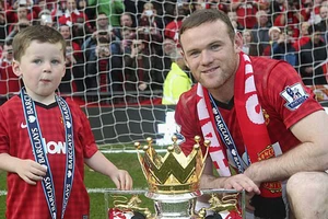 Rooney giành được nhiều danh hiệu cao quý cùng MU. Ảnh: DM.