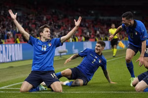 Kết quả EURO 2020: Xác định hai đội bóng đầu tiên vào tứ kết