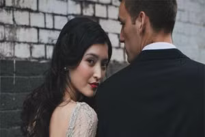 8 hành động ‘kỳ lạ’ của phụ nữ khi ghen, đàn ông nhất định phải biết