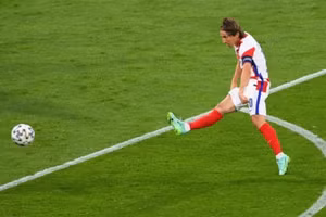 Kết quả EURO 2020: Luka Modric ghi siêu phẩm đưa Croatia vào vòng 1/8