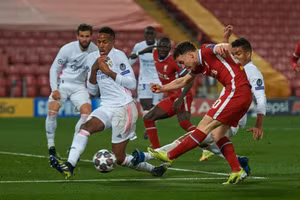 Real Madrid phòng ngự rất chắc chắn ở trận đấu này (Ảnh: Getty).