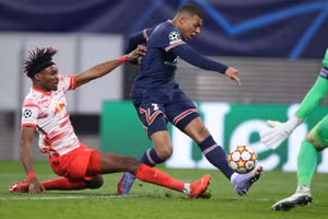 Video: Thiếu vắng Messi, PSG mất ngôi đầu vào tay Man City 