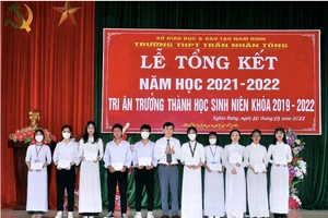 Những tấm gương học sinh Công giáo nỗ lực vượt khó học giỏi.