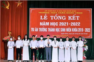 Những tấm gương học sinh Công giáo nỗ lực vượt khó học giỏi.