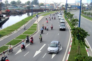 TP HCM sẽ mở tuyến buýt chất lượng cao trên đại lộ Đông Tây thay cho dự án buýt nhanh BRT. Ảnh minh họa theo Hữu Công