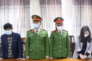 Vương Đức Hải và Phạm Thị Thùy Chi bị khởi tố về hành vi mua bán trái phép hóa đơn.