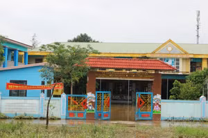 Các trường học tại địa bàn Hà Tĩnh nghỉ học do mưa lũ.