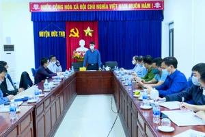 Ông Nguyễn Anh Đức, Phó Chủ tịch UBND huyện, Chủ tịch Hội đồng GPMB tái định cư Dự án đường bộ cao tốc Bắc – Nam phía Đông giai đoạn 2021 – 2025 trên địa bàn huyện Đức Thọ chủ trì cuộc họp.