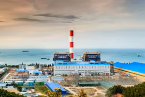 Toàn cảnh Nhà máy Nhiệt điện Vũng Áng 1 đã đi vào sản xuất lâu nay.