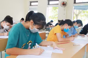 Nhiều trường THPT tại Hà Tĩnh thường xuyên tổ chức thi thử để đánh giá lại kiến thức đối với học sinh.