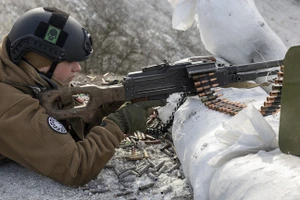 Binh sĩ Ukraine huấn luyện chiến đấu vào ngày 24/2/2023. (Ảnh: Getty Images)