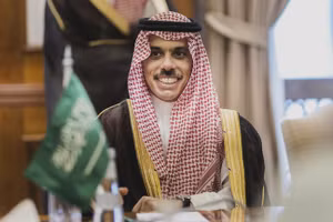 Bộ trưởng Ngoại giao Ả rập Saudi, Hoàng tử Faisal bin Farhan bin Abdullah.