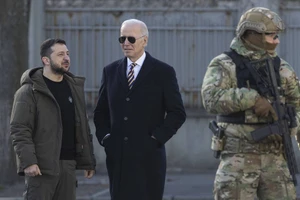 Tổng thống Ukraine Vladimir Zelensky và Tổng thống Mỹ Joe Biden. (Ảnh: AP).