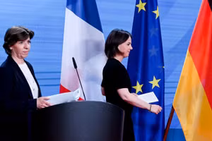 Ngoại trưởng Pháp Catherine Colonna (trái) và người đồng cấp Đức Annalena Baerbock. (Ảnh: Filip Singer - Pool / Getty Images)