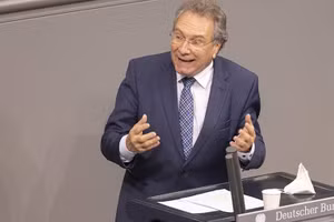 Lãnh đạo Ủy ban Năng lượng và Bảo vệ khí hậu của Quốc hội Đức Klaus Ernst. (Ảnh: Global Look Press)