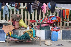 Chùm ảnh người nghèo ở thủ đô Ấn Độ trong khủng hoảng nhà ở