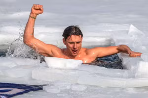 Thợ lặn tự do người Séc David Vencl xác lập kỷ lục thế giới.