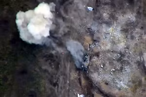 Thiết giáp Ukraine bị phá hủy.