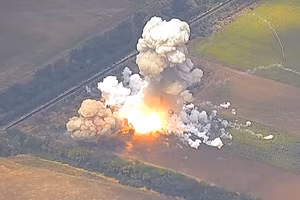 Hệ thống S-300 của Ukraine bị tấn công.