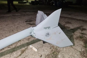 Mảnh vỡ của một UAV Ukraine bị bắn hạ trên Dzhankoy ở Crimea. (Ảnh: Telegram/Oleg Kryuchkov)