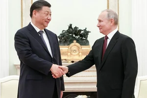 Tổng thống Nga Putin tiếp Chủ tịch Trung Quốc Tập Cận Bình tại Moscow.