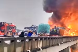 Vụ tai nạn liên hoàn trên đường cao tốc ở Trung Quốc.