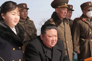 Nhà lãnh đạo Triều Tiên Kim Jong-un và con gái.