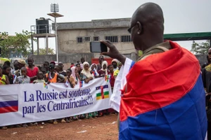 Một cuộc mít tinh ủng hộ Nga ở Bangui, thủ đô của Cộng hòa Trung Phi. (Ảnh: AFP).