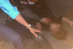 2 người bị nạn được CBNV xe buýt kịp thời đưa đến bệnh viện.