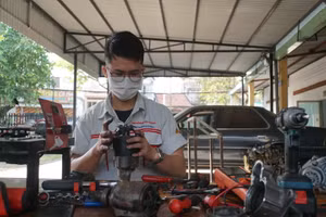 Sinh viên Trường Cao đẳng Đại Việt Sài Gòn trong giờ thực hành. Ảnh: Mạnh Tùng