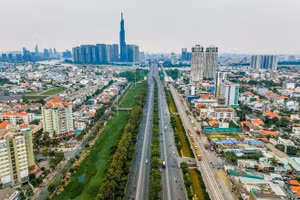 Một đoạn Xa lộ Hà Nội đổi tên thành đường Võ Nguyên Giáp. (Ảnh: Trung tâm Báo chí TPHCM)