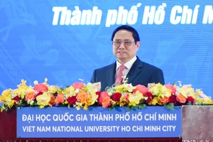 Thủ tướng Phạm Minh Chính phát biểu tại lễ khai khóa năm 2023 Đại học Quốc gia TPHCM. Ảnh: ĐHQG TPHCM